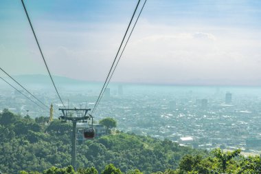 Tayland, Hatyai 'deki Hat yai Belediye Parkı' nda Buda 'ya tapanlarla.. 