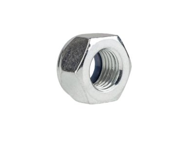 Metal ceviz beyaz arkaplanda izole