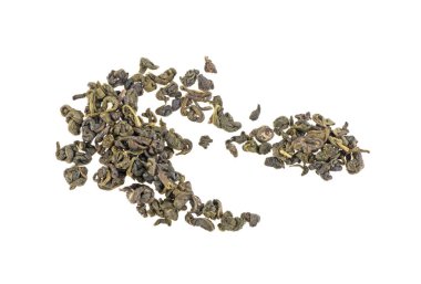 Beyaz arkaplanda izole edilmiş yeşil çay