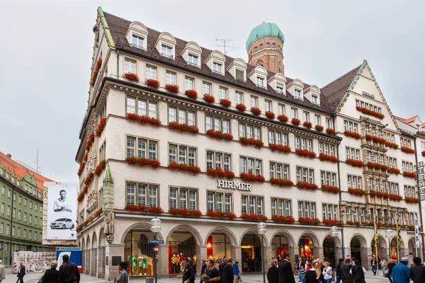 München Duitsland Juli 2011 Hirmergebouw Upmarket Mannen Kleding Winkel Versierd — Stockfoto