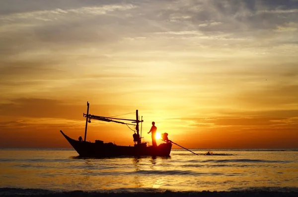 Fiskare på sunrise — Stockfoto