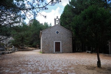 Monte Limbara 'daki Madonna della Neve Kilisesi