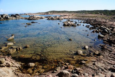 Punta Li Francesii sahili manzarası