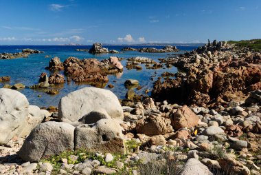 Punta Li Francesii sahili manzarası