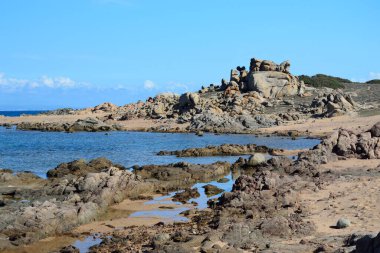 Punta Li Francesii sahili manzarası