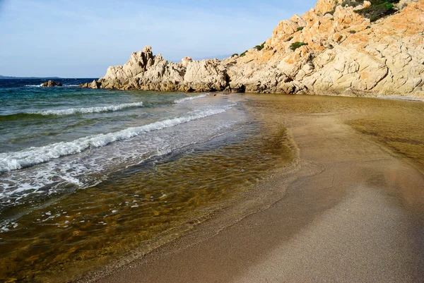 Monti Russu plajı manzarası