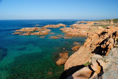 Cala Sarraina sahili manzarası