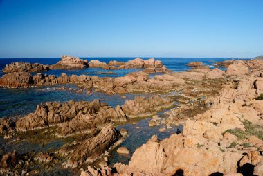 Cala Sarraina sahili manzarası