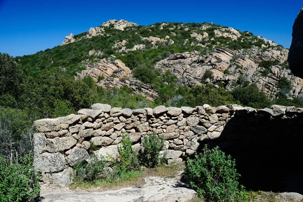 Refugio Bajo Roca Cerca Stazzu — Foto de Stock