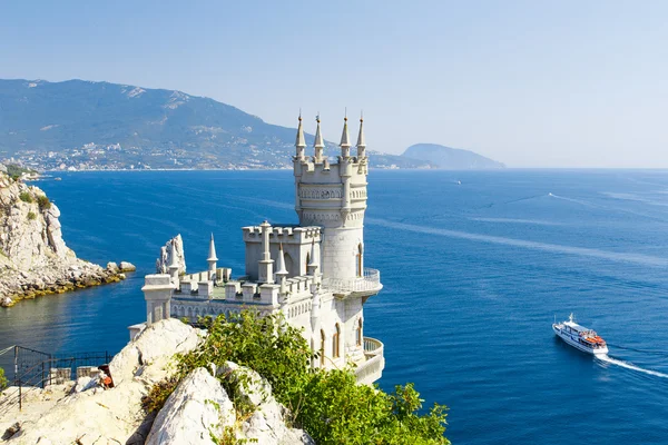 Cut-away della costa meridionale del Crimea Yalta, Nido di rondine Caste — Foto Stock