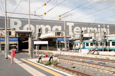 Termini İstasyon, merkez tren istasyonu, toplu taşıma, Roma, İtalya.