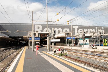 Termini İstasyon, merkez tren istasyonu, toplu taşıma, Roma, İtalya.