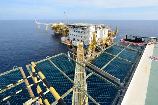 Büyük offshore petrol sondaj platformu — Stok fotoğraf
