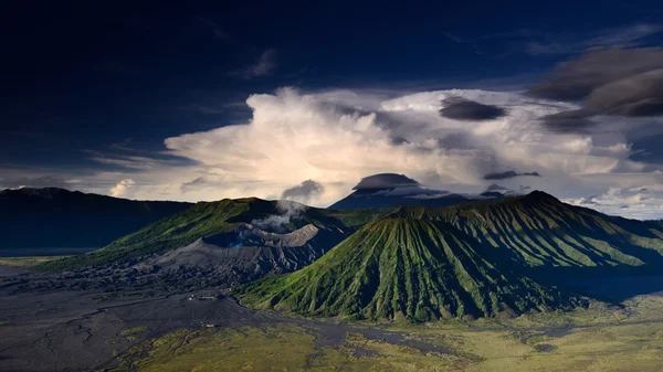 Landscape of Volcanoes in Bromo mountain — Stock Photo, Image