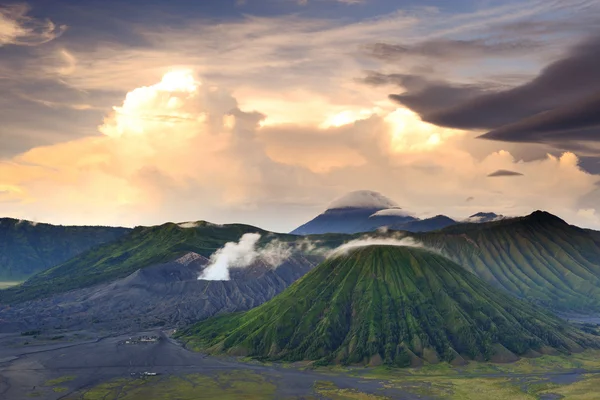 Landscape of Volcanoes in Bromo mountain, Indonesia — Stock Photo, Image