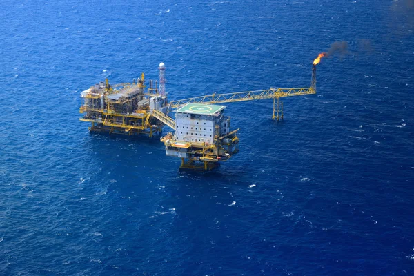 Offshore oil rig platform — ストック写真