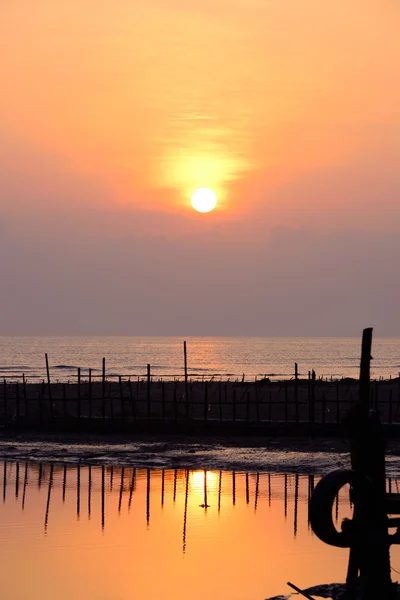 在湖，泰国的日出 — 图库照片