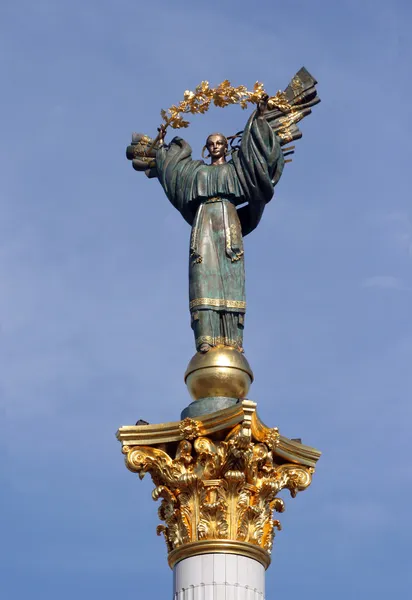 Estatua de ángel, Kiev, Ucrania Imágenes de stock libres de derechos