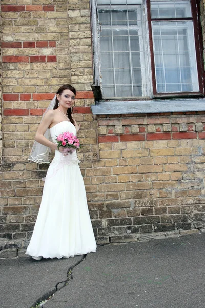 Bride with bouquet — Stock Photo, Image