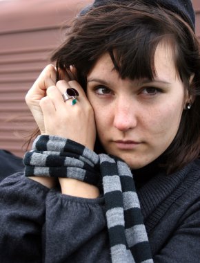 kadın tutsak el ile