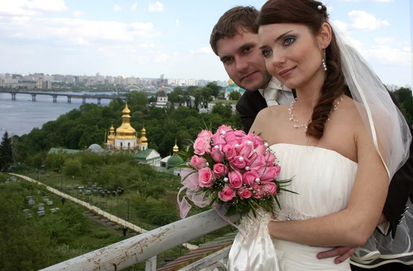 Happy bride and groom — Stock Photo, Image