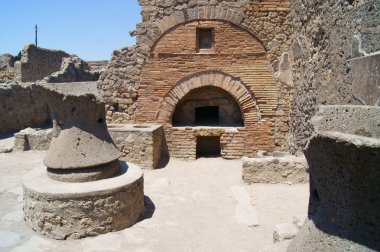 Eski değirmen ve pompeii bir fırında