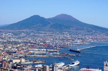 Vesuvius ve Napoli ayaklarına