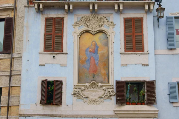 Holy Mary fresco on a building in Rome — Stock Photo, Image