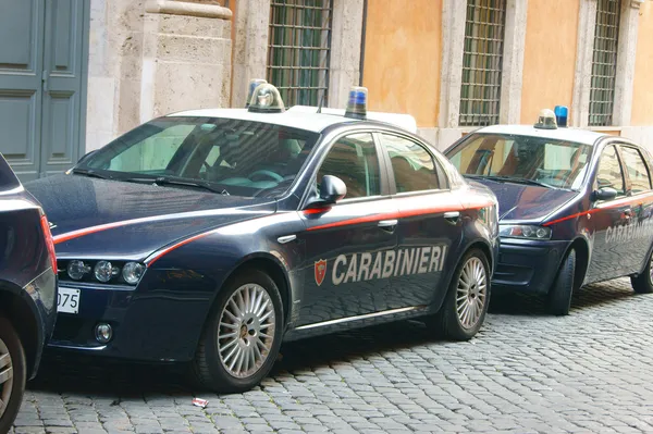 Auto's Italiaanse carabinieri in rome — Stockfoto