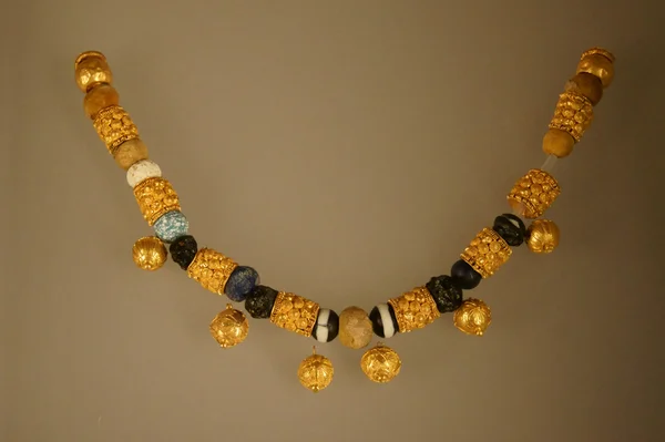 Золотое ожерелье Древнего Рима — стоковое фото