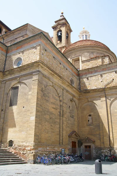 De kerk van san lorenzo — Stockfoto