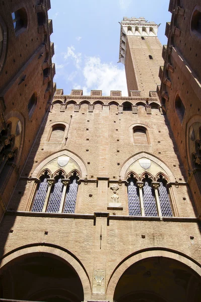 Pátio dos magistrados em Siena — Fotografia de Stock