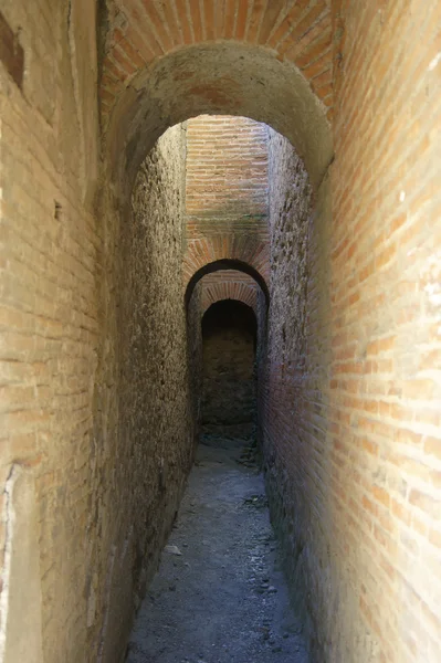 Corridor van een oud gebouw — Stockfoto