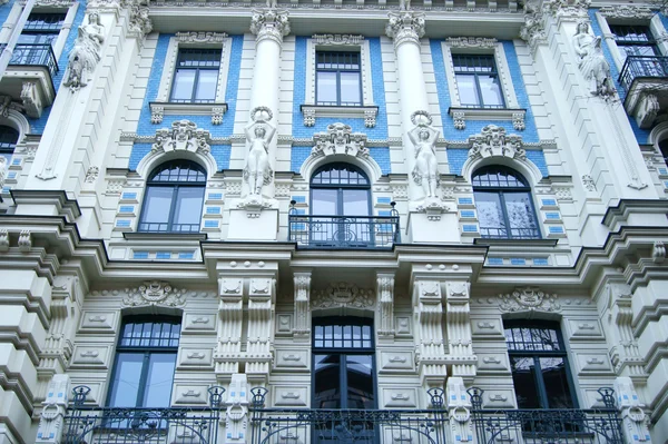 The building in the classical style — Stock Photo, Image