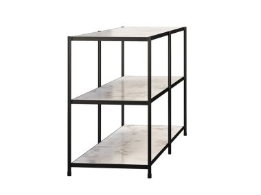 Modern konsol, siyah demir çerçeveli ve beyaz arka planda beyaz mermer raflı. Yüzyılın ortalarında, çatı katı, Chalet, İskandinav iç mimarisi. 3d hazırlayıcı