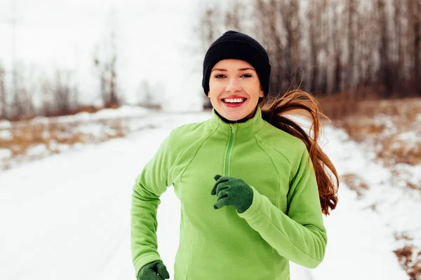 Correr en invierno —  Fotos de Stock