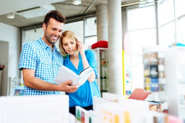 iki kitabevi içinde