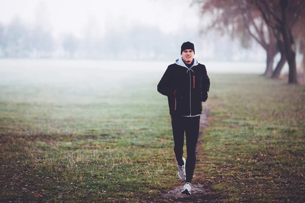 Correr en invierno —  Fotos de Stock