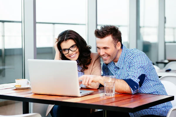 Paar van freelancers — Stockfoto