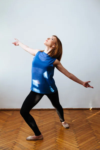 Ballerina with stretched arms — Stock Photo, Image