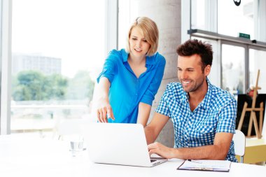 Web tasarımcıları laptop arıyorum