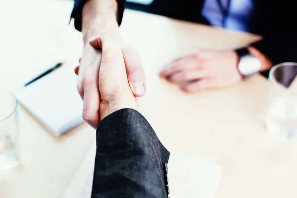 Stretta di mano aziendale — Foto Stock