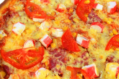beyaz üzerine biberli pizza