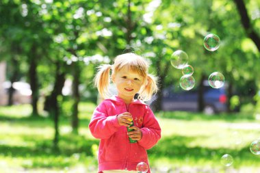 Güzel küçük kız.