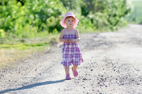 A beautiful little girl — Stock Photo, Image