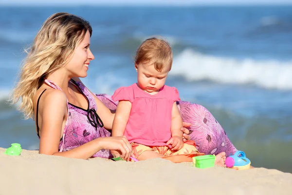 Mutter mit Baby — Stockfoto