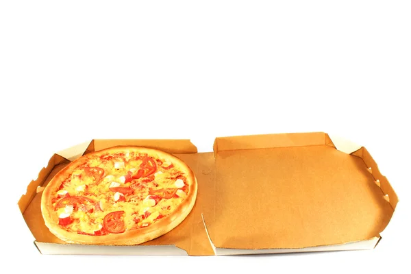 Пеперонова піца на білому — стокове фото