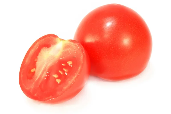 Tomate juteuse isolée — Photo