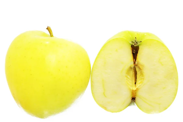 Žluté Zlaté Jablko mokré izolovaných na bílém pozadí — Stock fotografie