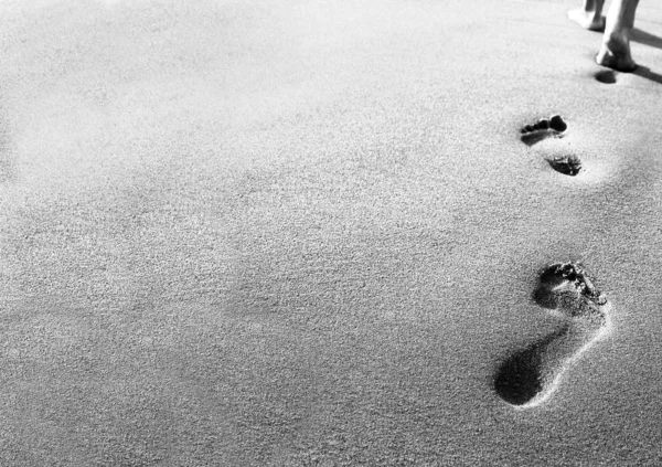 Walking on the sand — Stock Photo, Image